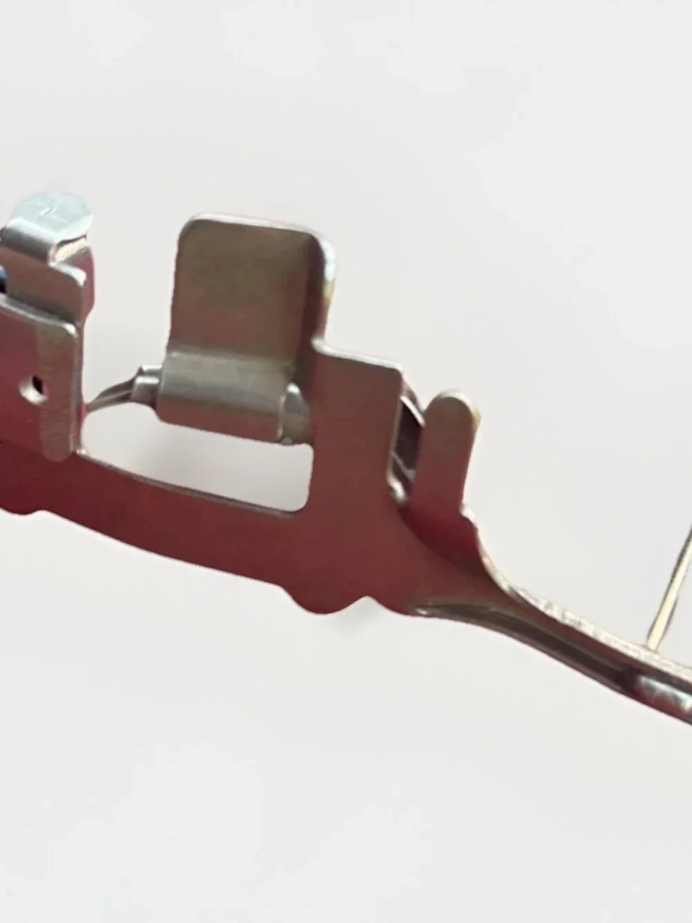 Singer Sewing Machine Slotted Binder Foot 160359 Replacement Attachment